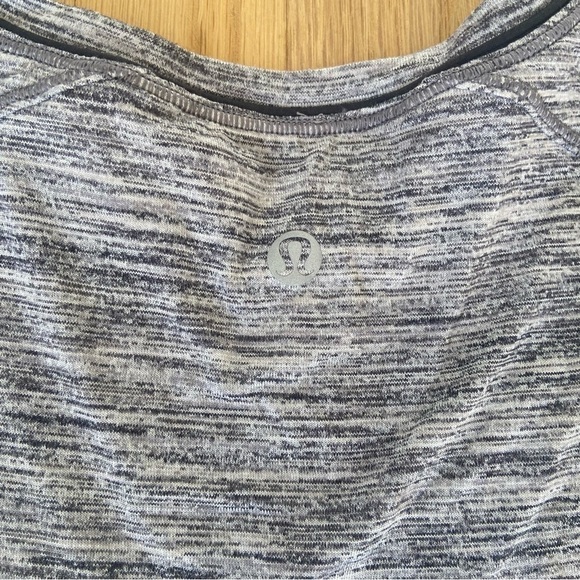 Lululemon Another Mile Short Sleeve size 8 - Picture 5 of 6